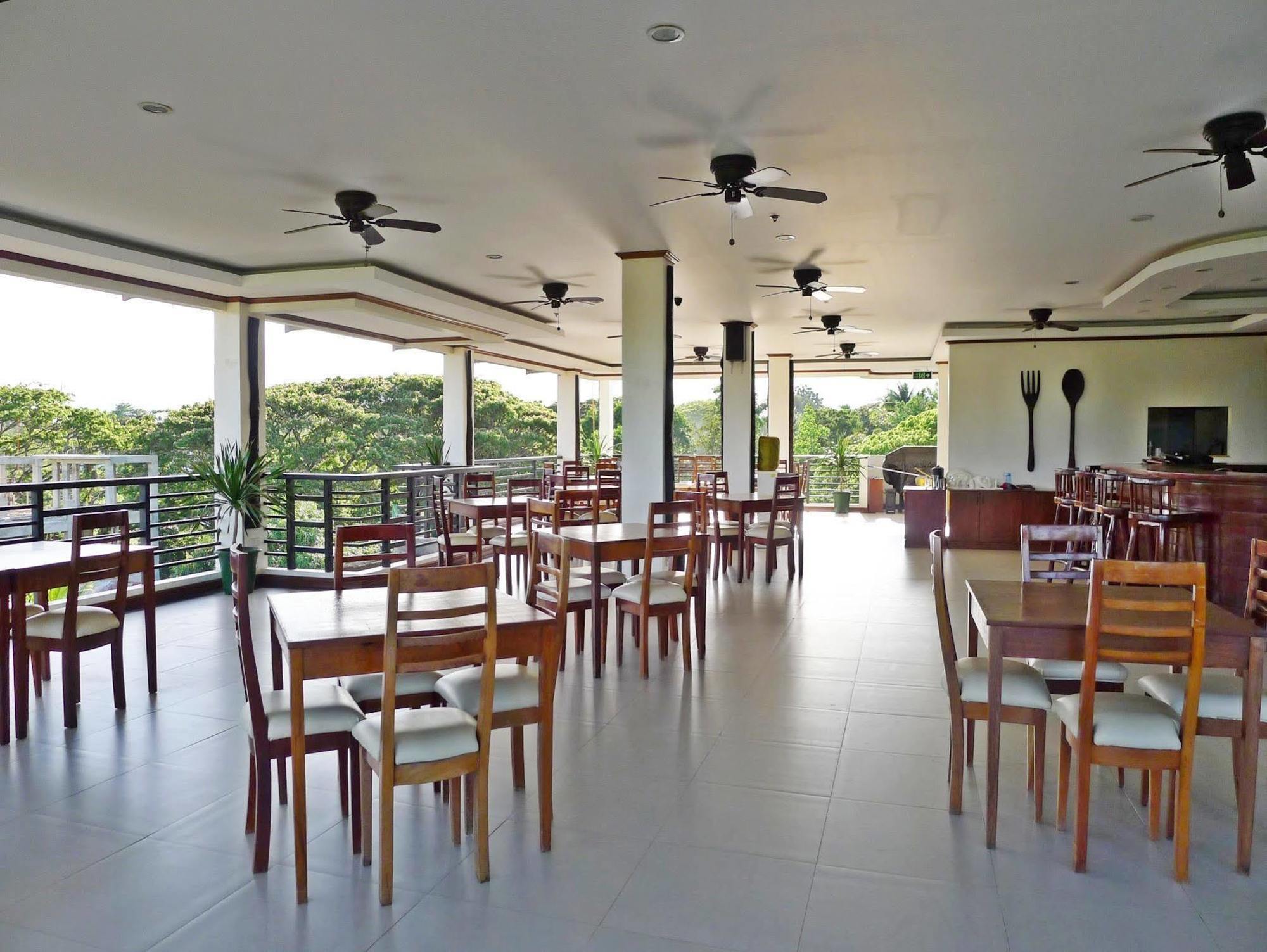 Ipil Suites Puerto Princesa Ngoại thất bức ảnh