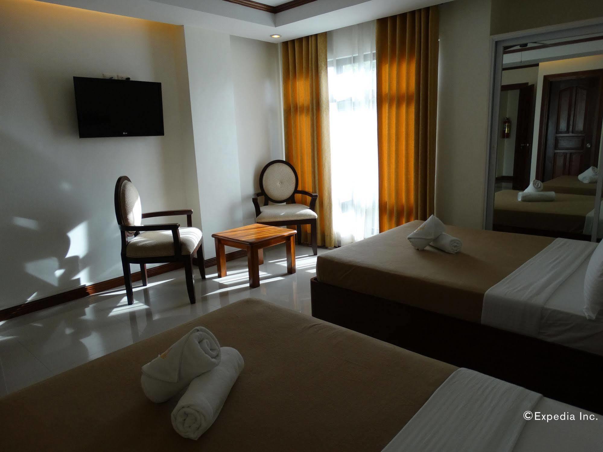 Ipil Suites Puerto Princesa Ngoại thất bức ảnh