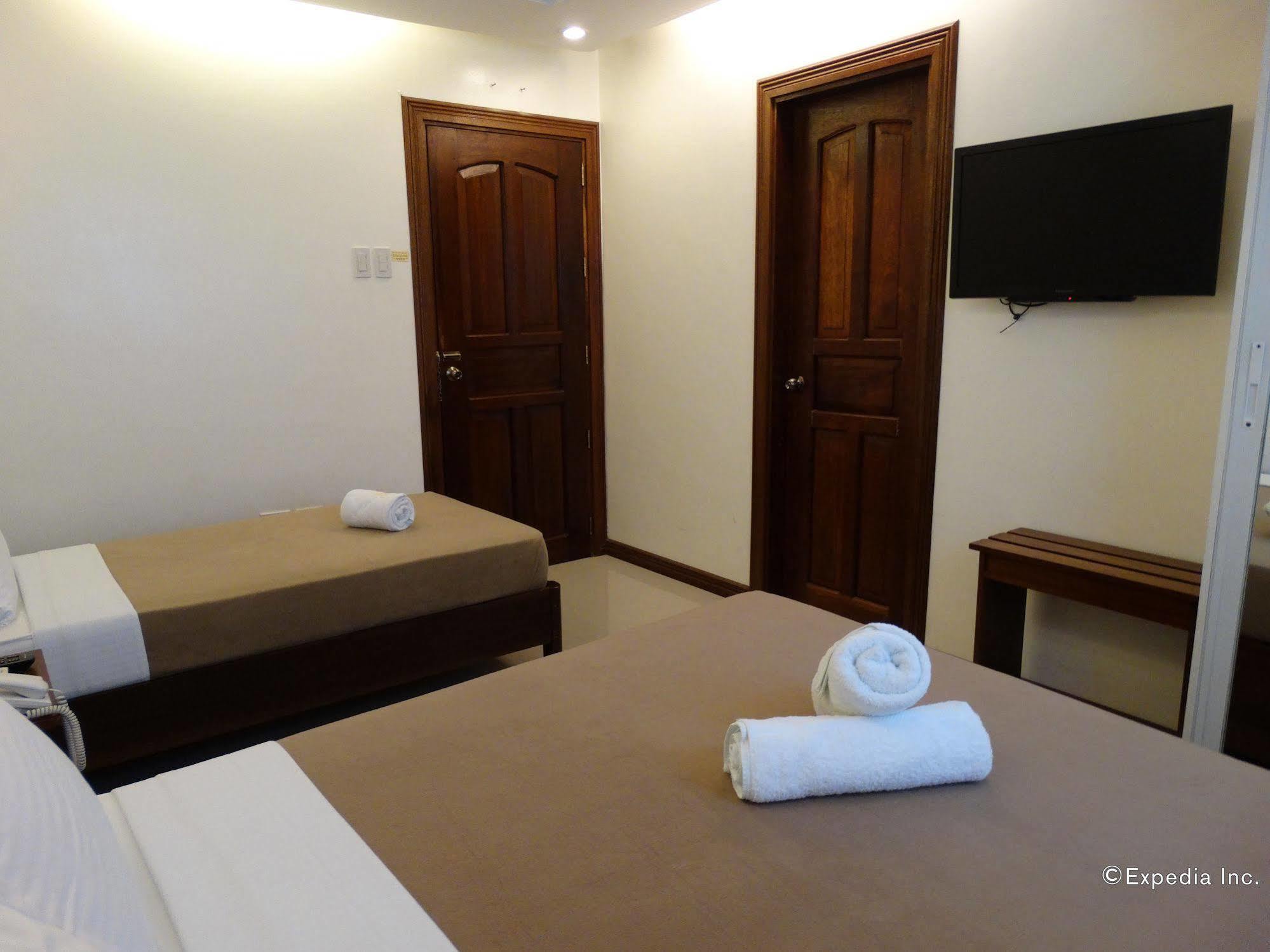 Ipil Suites Puerto Princesa Ngoại thất bức ảnh